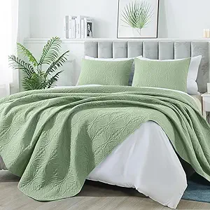 Masvis Quilt Set Full Queen Size, Lightweight Quilted Microfiber Bedspread Coverlet for All Season, Classic Coin Pattern Quilts, Soft Bedding Set, 3 Piece (1 Quilt, 2 Pillow Shams) Sage Green